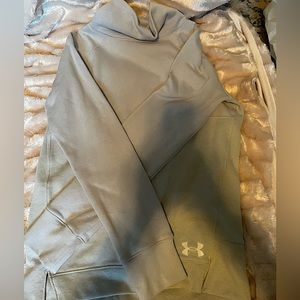 Under Armour Sweatshirt